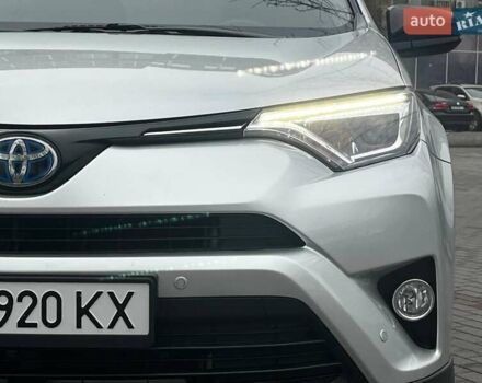 Серый Тойота РАВ 4, объемом двигателя 2.49 л и пробегом 124 тыс. км за 17900 $, фото 5 на Automoto.ua