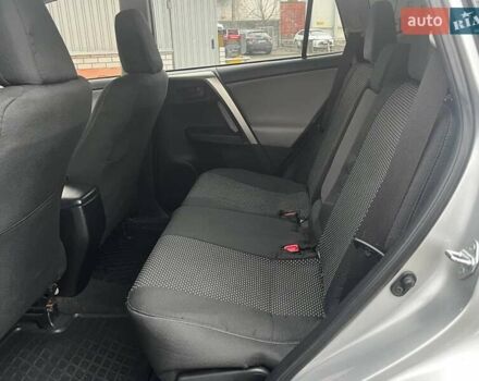 Серый Тойота РАВ 4, объемом двигателя 2.49 л и пробегом 124 тыс. км за 17900 $, фото 11 на Automoto.ua