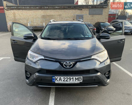 Тойота РАВ 4 2015 у Києві на Automoto.ua Сірий Тойота РАВ 4, об'ємом двигуна 2.49 л та пробігом 150 тис. км за 15000 $, фото 1 на Automoto.ua
