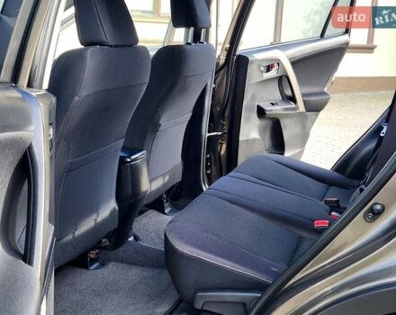 Тойота РАВ 4 2015 в Виннице на Automoto.ua Серый Тойота РАВ 4, объемом двигателя 2.23 л и пробегом 88 тыс. км за 19333 $, фото 35 на Automoto.ua