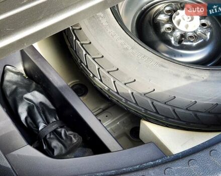 Тойота РАВ 4 2015 в Виннице на Automoto.ua Серый Тойота РАВ 4, объемом двигателя 2.23 л и пробегом 88 тыс. км за 19333 $, фото 39 на Automoto.ua