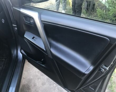 Сірий Тойота РАВ 4, об'ємом двигуна 2 л та пробігом 178 тис. км за 11000 $, фото 3 на Automoto.ua