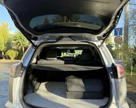 Тойота РАВ 4 2016 в Ивано-Франковске на Automoto.ua Серый Тойота РАВ 4, объемом двигателя 2.49 л и пробегом 127 тыс. км за 22000 $, фото 8 на Automoto.ua