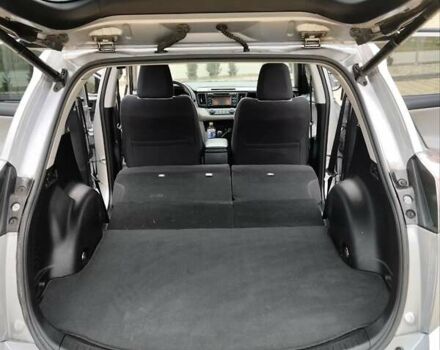 Сірий Тойота РАВ 4, об'ємом двигуна 2.49 л та пробігом 264 тис. км за 15300 $, фото 9 на Automoto.ua