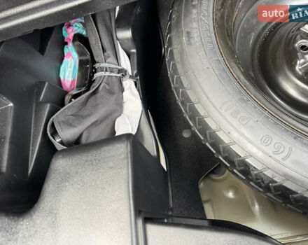 Серый Тойота РАВ 4, объемом двигателя 2.49 л и пробегом 107 тыс. км за 15800 $, фото 33 на Automoto.ua