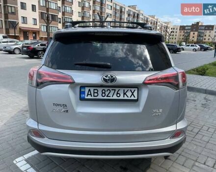 Тойота РАВ 4 2016 в Виннице на Automoto.ua Серый Тойота РАВ 4, объемом двигателя 2.49 л и пробегом 260 тыс. км за 17000 $, фото 2 на Automoto.ua