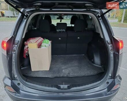 Тойота РАВ 4 2016 в Днепре (Днепропетровске) на Automoto.ua Серый Тойота РАВ 4, объемом двигателя 2.49 л и пробегом 105 тыс. км за 17200 $, фото 18 на Automoto.ua