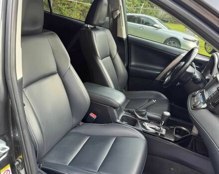 Тойота РАВ 4 2016 в Черкассах на Automoto.ua Серый Тойота РАВ 4, объемом двигателя 2.5 л и пробегом 78 тыс. км за 13000 $, фото 9 на Automoto.ua