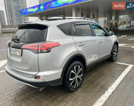 Серый Тойота РАВ 4, объемом двигателя 2.49 л и пробегом 74 тыс. км за 17120 $, фото 3 на Automoto.ua