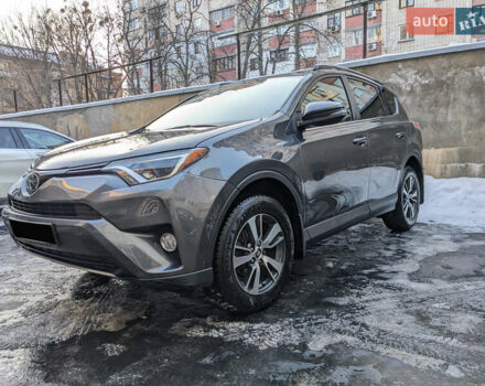 Серый Тойота РАВ 4, объемом двигателя 2.5 л и пробегом 153 тыс. км за 17900 $, фото 1 на Automoto.ua
