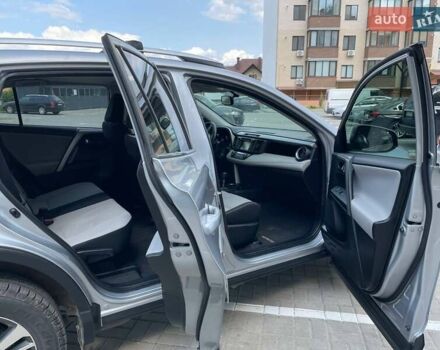 Тойота РАВ 4 2016 в Виннице на Automoto.ua Серый Тойота РАВ 4, объемом двигателя 2.49 л и пробегом 260 тыс. км за 17000 $, фото 6 на Automoto.ua