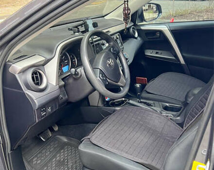 Сірий Тойота РАВ 4, об'ємом двигуна 2.49 л та пробігом 175 тис. км за 18200 $, фото 8 на Automoto.ua