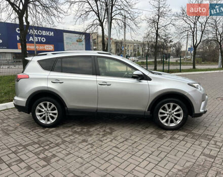 Серый Тойота РАВ 4, объемом двигателя 2.49 л и пробегом 139 тыс. км за 23500 $, фото 4 на Automoto.ua