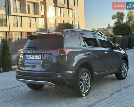 Тойота РАВ 4 2016 в Умани на Automoto.ua Серый Тойота РАВ 4, объемом двигателя 2.49 л и пробегом 144 тыс. км за 19950 $, фото 8 на Automoto.ua