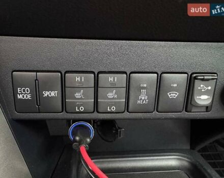 Тойота РАВ 4 2016 у Києві на Automoto.ua Сірий Тойота РАВ 4, об'ємом двигуна 2.2 л та пробігом 148 тис. км за 25500 $, фото 4 на Automoto.ua