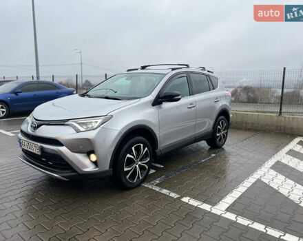 Серый Тойота РАВ 4, объемом двигателя 2.49 л и пробегом 74 тыс. км за 17120 $, фото 1 на Automoto.ua