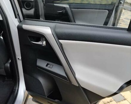 Сірий Тойота РАВ 4, об'ємом двигуна 2.49 л та пробігом 264 тис. км за 15300 $, фото 10 на Automoto.ua