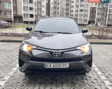 Сірий Тойота РАВ 4, об'ємом двигуна 2.49 л та пробігом 175 тис. км за 18200 $, фото 1 на Automoto.ua