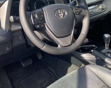 Серый Тойота РАВ 4, объемом двигателя 2.49 л и пробегом 190 тыс. км за 23000 $, фото 2 на Automoto.ua