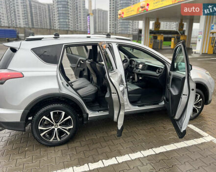 Серый Тойота РАВ 4, объемом двигателя 2.49 л и пробегом 74 тыс. км за 17120 $, фото 9 на Automoto.ua