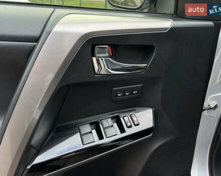 Серый Тойота РАВ 4, объемом двигателя 2.49 л и пробегом 139 тыс. км за 23500 $, фото 16 на Automoto.ua