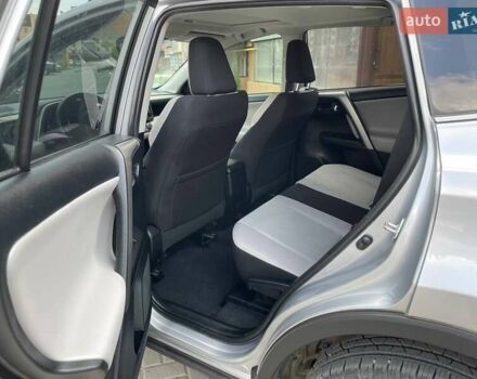 Тойота РАВ 4 2016 в Виннице на Automoto.ua Серый Тойота РАВ 4, объемом двигателя 2.49 л и пробегом 260 тыс. км за 17000 $, фото 8 на Automoto.ua