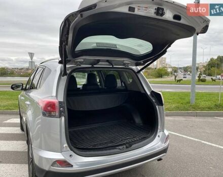 Серый Тойота РАВ 4, объемом двигателя 2.49 л и пробегом 114 тыс. км за 21400 $, фото 19 на Automoto.ua