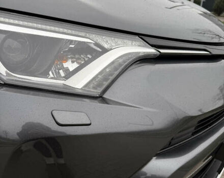 Серый Тойота РАВ 4, объемом двигателя 2.23 л и пробегом 173 тыс. км за 19900 $, фото 2 на Automoto.ua