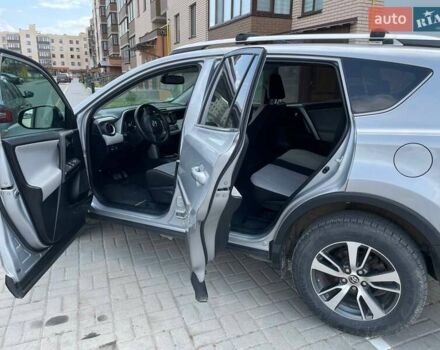 Тойота РАВ 4 2016 в Виннице на Automoto.ua Серый Тойота РАВ 4, объемом двигателя 2.49 л и пробегом 260 тыс. км за 17000 $, фото 9 на Automoto.ua