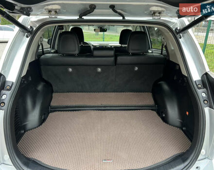 Серый Тойота РАВ 4, объемом двигателя 2.49 л и пробегом 139 тыс. км за 23500 $, фото 14 на Automoto.ua