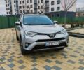 Сірий Тойота РАВ 4, об'ємом двигуна 2.49 л та пробігом 264 тис. км за 15300 $, фото 1 на Automoto.ua