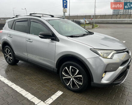 Серый Тойота РАВ 4, объемом двигателя 2.49 л и пробегом 74 тыс. км за 17120 $, фото 2 на Automoto.ua