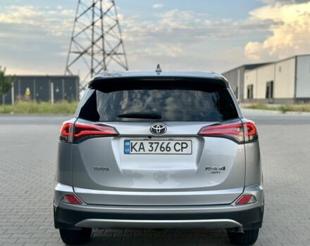 Тойота РАВ 4 2016 в Мукачеве на Automoto.ua Серый Тойота РАВ 4, объемом двигателя 2.5 л и пробегом 270 тыс. км за 14500 $, фото 7 на Automoto.ua