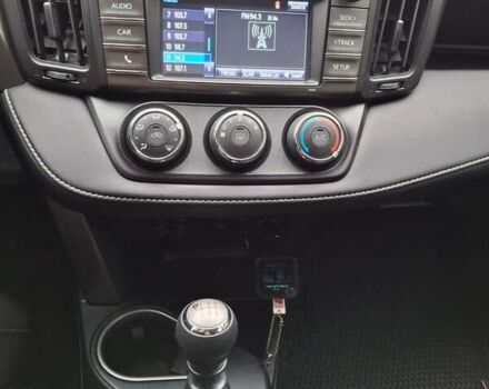 Сірий Тойота РАВ 4, об'ємом двигуна 1.99 л та пробігом 33 тис. км за 18800 $, фото 24 на Automoto.ua