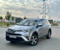 Тойота РАВ 4 2016 в Мукачеве на Automoto.ua Серый Тойота РАВ 4, объемом двигателя 2.5 л и пробегом 270 тыс. км за 14500 $, фото 1 на Automoto.ua