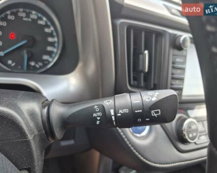 Тойота РАВ 4 2016 в Житомире на Automoto.ua Серый Тойота РАВ 4, объемом двигателя 2.49 л и пробегом 161 тыс. км за 22500 $, фото 50 на Automoto.ua