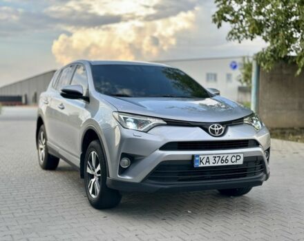 Тойота РАВ 4 2016 в Мукачеве на Automoto.ua Серый Тойота РАВ 4, объемом двигателя 2.5 л и пробегом 270 тыс. км за 14500 $, фото 2 на Automoto.ua
