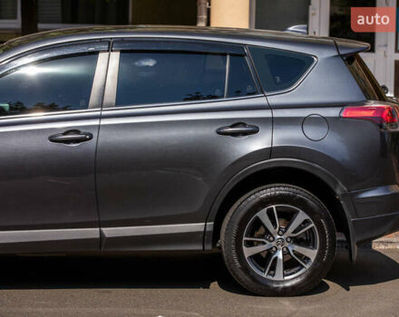 Сірий Тойота РАВ 4, об'ємом двигуна 2.23 л та пробігом 180 тис. км за 22490 $, фото 31 на Automoto.ua