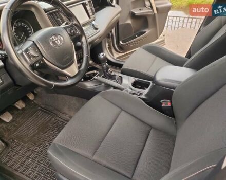 Сірий Тойота РАВ 4, об'ємом двигуна 2.23 л та пробігом 156 тис. км за 19650 $, фото 5 на Automoto.ua