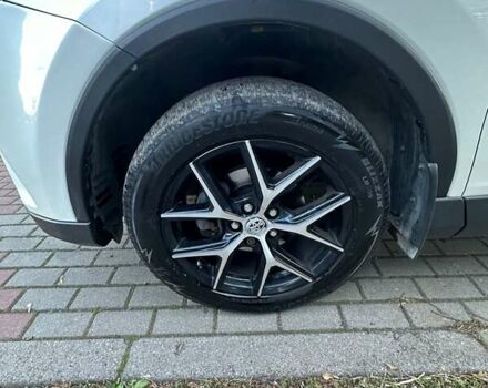 Тойота РАВ 4 2017 в Киеве на Automoto.ua Серый Тойота РАВ 4, объемом двигателя 2.23 л и пробегом 180 тыс. км за 22500 $, фото 8 на Automoto.ua