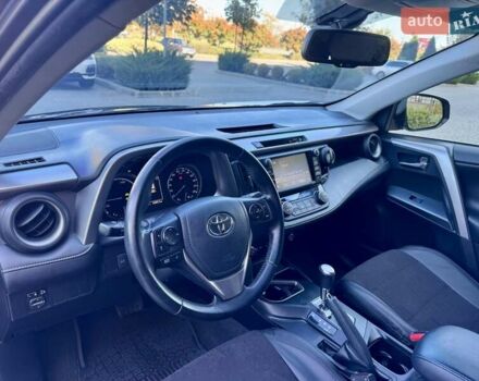 Тойота РАВ 4 2017 в Одессе на Automoto.ua Серый Тойота РАВ 4, объемом двигателя 2.49 л и пробегом 176 тыс. км за 21800 $, фото 19 на Automoto.ua