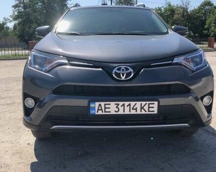 Тойота РАВ 4 2017 в Никополе на Automoto.ua Серый Тойота РАВ 4, объемом двигателя 2.49 л и пробегом 85 тыс. км за 19500 $, фото 4 на Automoto.ua