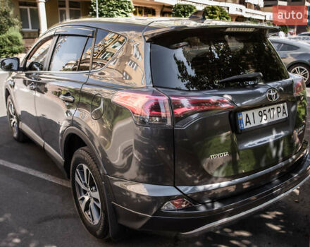 Сірий Тойота РАВ 4, об'ємом двигуна 2.23 л та пробігом 180 тис. км за 22490 $, фото 4 на Automoto.ua