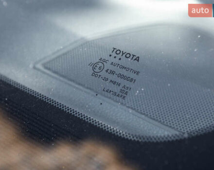 Тойота РАВ 4 2017 в Киеве на Automoto.ua Серый Тойота РАВ 4, объемом двигателя 2.23 л и пробегом 180 тыс. км за 23000 $, фото 5 на Automoto.ua