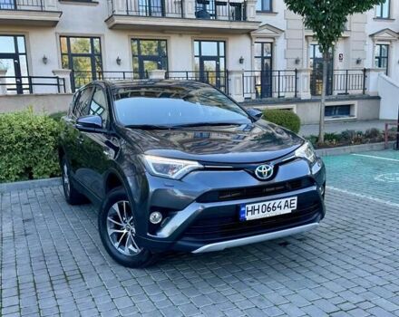 Тойота РАВ 4 2017 в Одессе на Automoto.ua Серый Тойота РАВ 4, объемом двигателя 2.49 л и пробегом 176 тыс. км за 21800 $, фото 3 на Automoto.ua