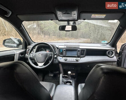 Серый Тойота РАВ 4, объемом двигателя 2.49 л и пробегом 109 тыс. км за 25500 $, фото 6 на Automoto.ua