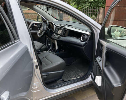 Серый Тойота РАВ 4, объемом двигателя 2.49 л и пробегом 60 тыс. км за 21500 $, фото 3 на Automoto.ua