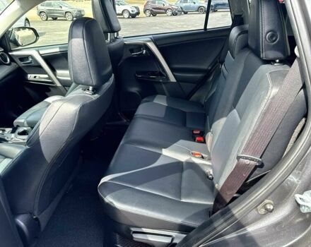 Тойота РАВ 4 2017 у Чернігові на Automoto.ua Сірий Тойота РАВ 4, об'ємом двигуна 2.5 л та пробігом 53 тис. км за 16400 $, фото 9 на Automoto.ua