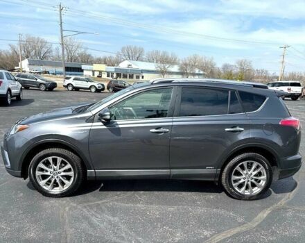 Тойота РАВ 4 2017 у Чернігові на Automoto.ua Сірий Тойота РАВ 4, об'ємом двигуна 2.5 л та пробігом 53 тис. км за 16400 $, фото 3 на Automoto.ua