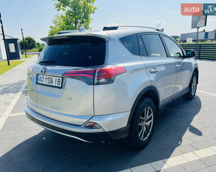 Сірий Тойота РАВ 4, об'ємом двигуна 2.49 л та пробігом 149 тис. км за 16300 $, фото 3 на Automoto.ua